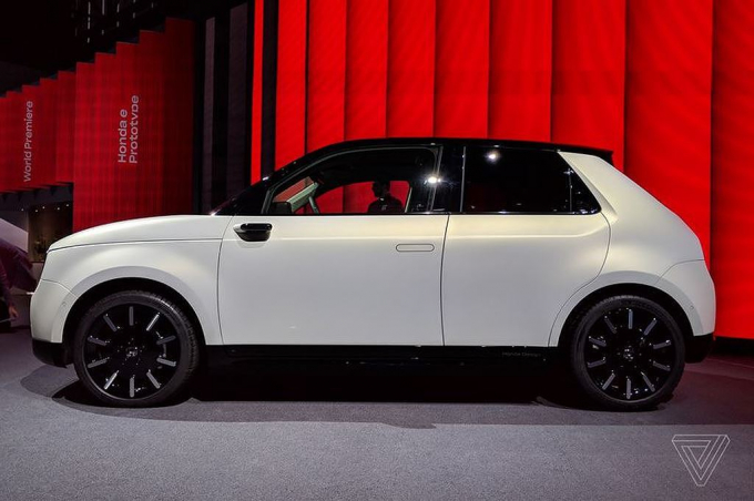 xedoisong_xedien_honda_e_nhan_don_dat_hang_8_ujtf