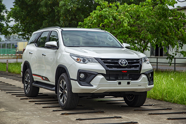 Tro-lai-lap-rap-gia-Toyota-Fortuner-tang-nhe-fortu