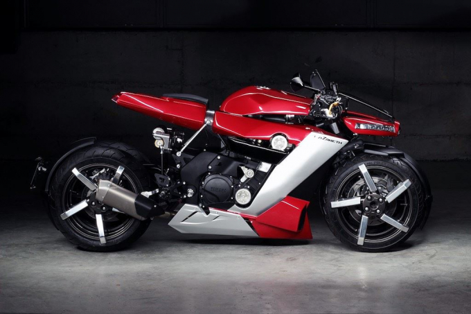 xedoisong_lazareth_lm410_yamaha_fzr_1000_2_ujss