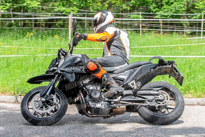 xedoisong_ktm_790_smc_2_gqag