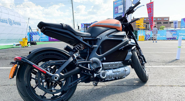 ss-15657125438791098798875-crop-156571255472319159