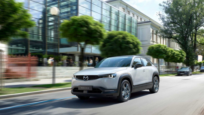 xedoisong_mazda_mx_30_2_ubve