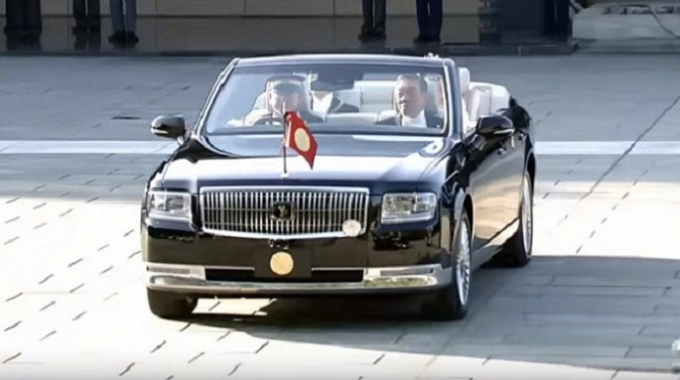 toyota-century-convertible-4-157352589542082491058