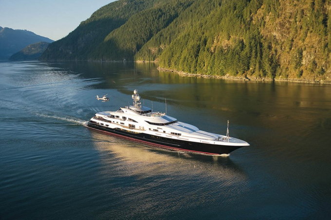 xedoisong_may_bay_truc_thang_aston_martin_ach130am