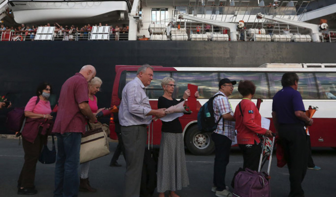 photo-1-1581848703064364562329