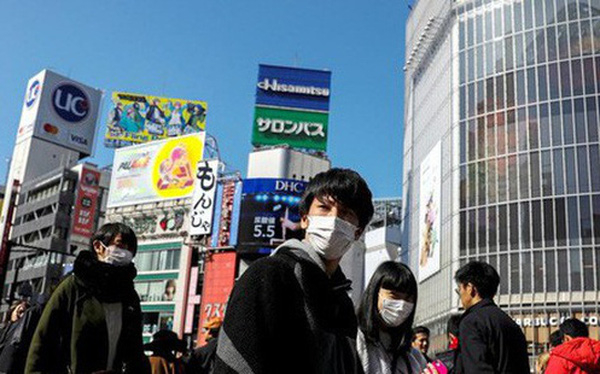 photo1582853776578-1582853776772-crop-158285383780