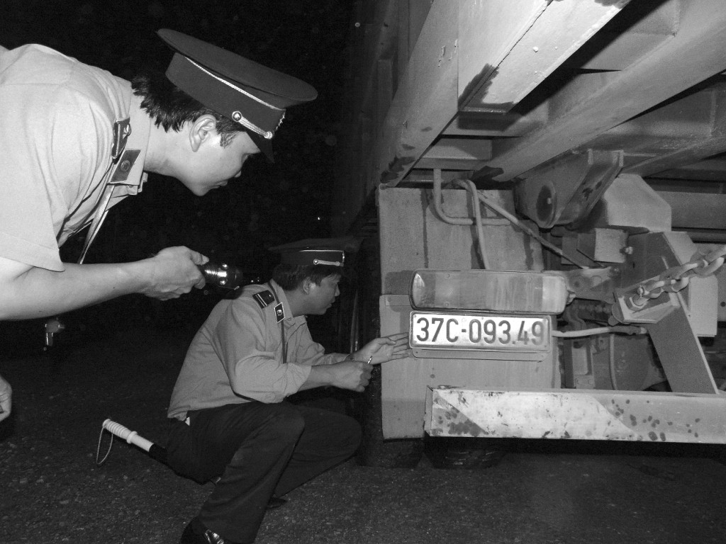 Với mục tiêu kiểm soát chặt và tiến tới đẩy lùi xe quá tải, năm 2014, Cục Quản lý Đường bộ II (Cục QLĐBII) ra quân đẩy mạnh công tác thanh kiểm tra, kiểm soát tải trọng xe (KSTTX) và bước đầu đã thu được những kết quả khả quan.  