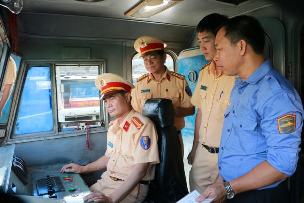 0C8EB6B3-6DAC-4900-B09C-9580BD6E9BB9.