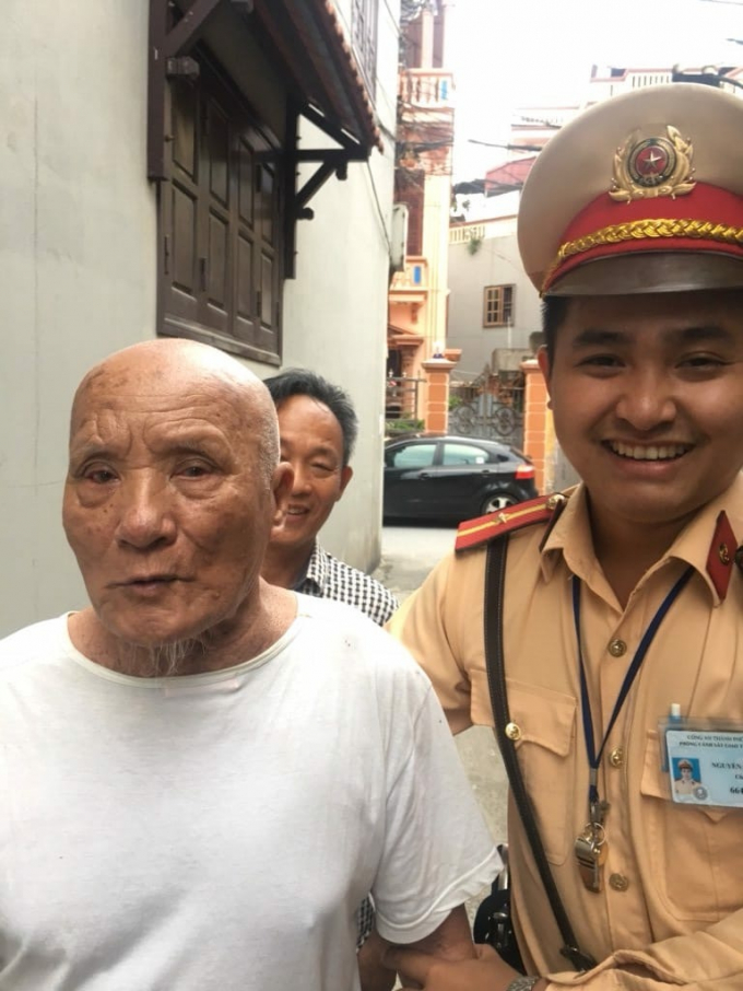 5ED580F0-BBBA-40F9-AB1E-6B64E7B7C136.