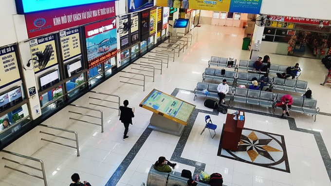 dich-covid-19-tai-xe-xe-khach-ngoi-hut-thuoc-lao-v