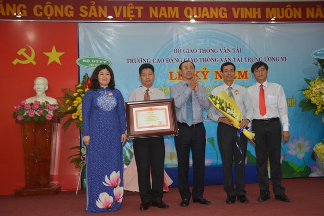cac ca nhan nhan bang khen Bo GTVT