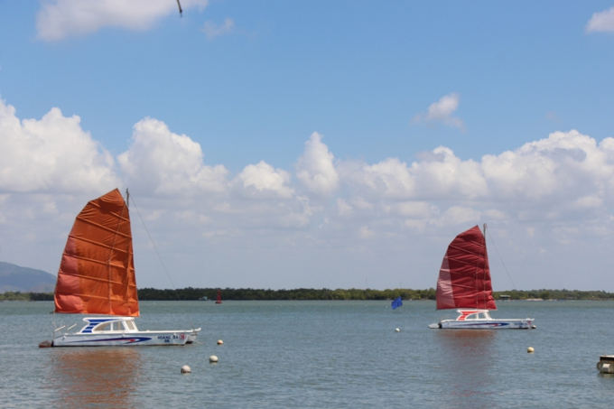 2 tau Hoang Sa Truong Sa