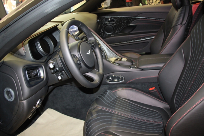 Hang ghe truoc vo lang boc da sang trong