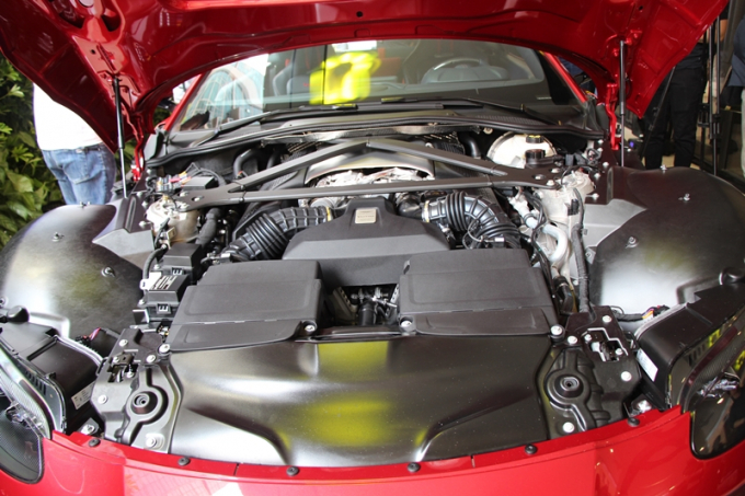 New Vantage V8 4.0L tang ap kep