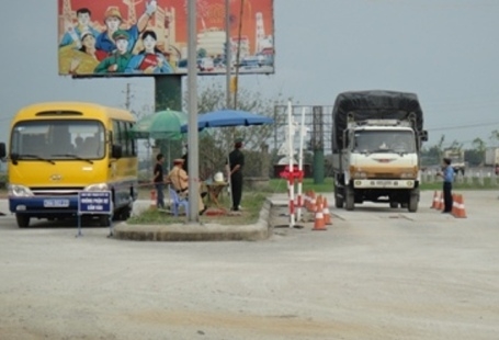 Hà Tĩnh: Xử phạt 60 triệu đồng 2 cty có xe chở quá tải trọng