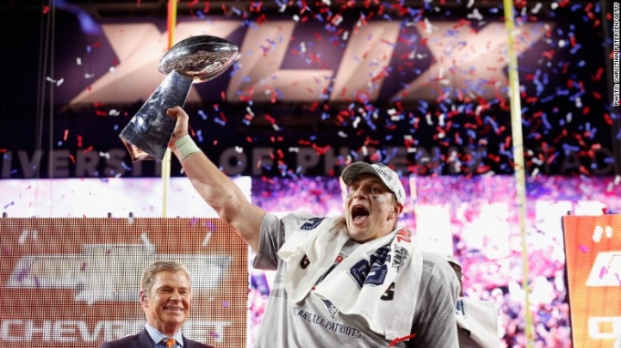 150629101004-super-bowl-trophy-780x439