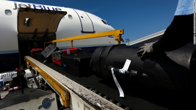 150330113445-01-airline-fees-restricted-exlarge-16