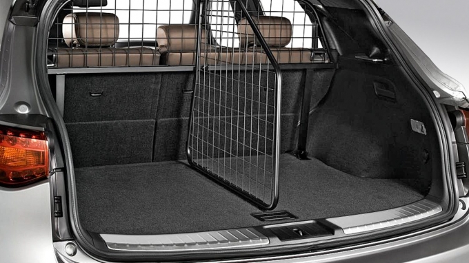 qx70-trunk-separation-grille-1536px-864px.jpg.ximg
