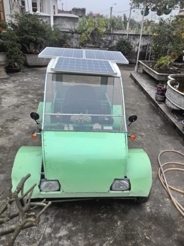Học sinh Việt chế tạo thành công ô tô chạy bằng nă