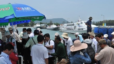 hang_ngan_du_khach_ket_lai_phu_quoc_do_thoi_tiet_x