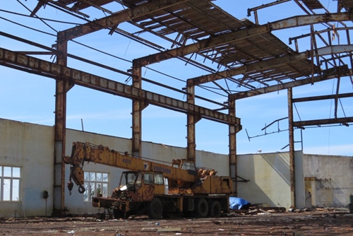 Triều cường hung hãn vùi lấp nhiều tàu cá ở Phú Yê