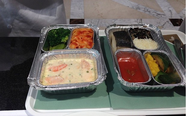 7Những suất ăn trên máy bay được làm như thế nào