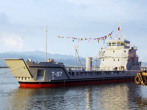 Tàu Roro 5612 có chiều dài 57,27m