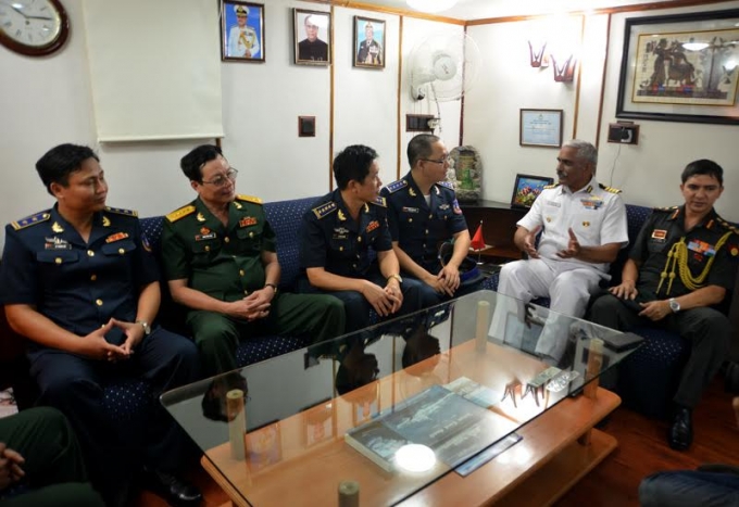 e tàu cảnh sát biển ấn độ