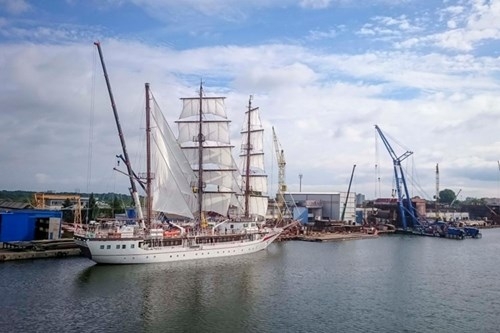 4can_canh_tau_buom_huan_luyen_hien_dai_cua_viet_na