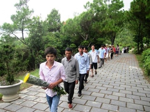 viếng mộ đại tướng