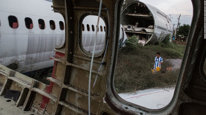 Ngôi nhà xác máy bay 6