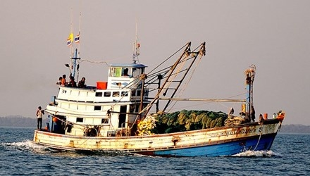 tàu cá thái lan xâm phạm biển việt nam.