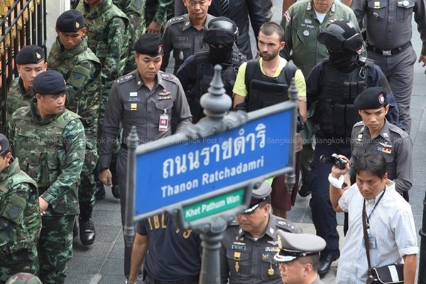 6 Động cơ đánh bom đền Erawan