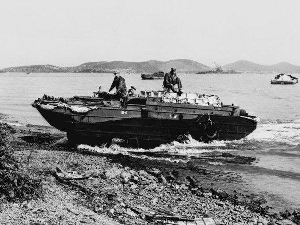 xe lội nước 7