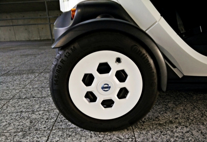 Ô tô điện 2 chỗ 8