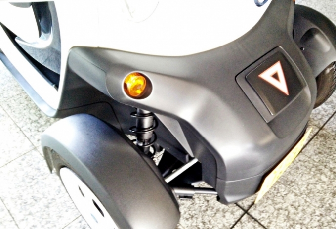 Ô tô điện 2 chỗ 9