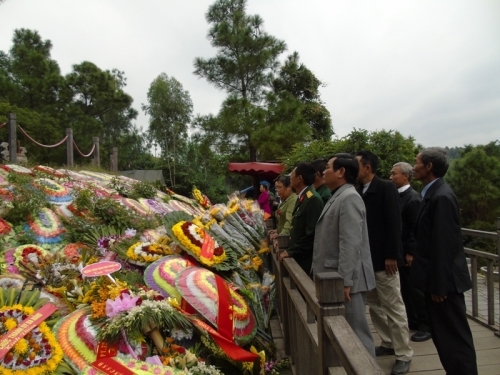 5.000 lượt người viếng mộ Đại tướng 