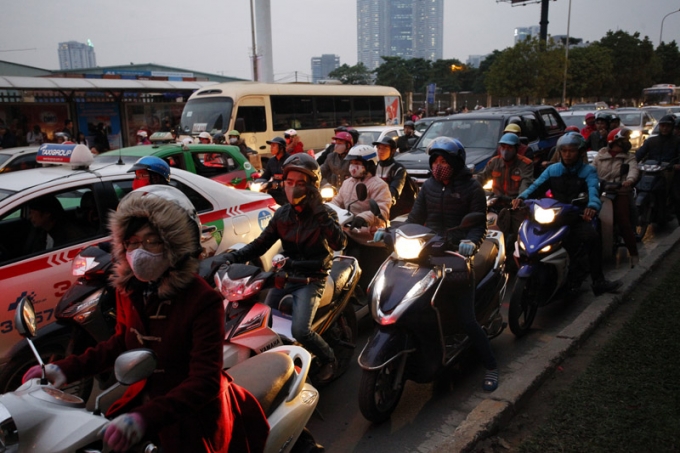 7 Biển người về quê nghỉ Tết Dương li