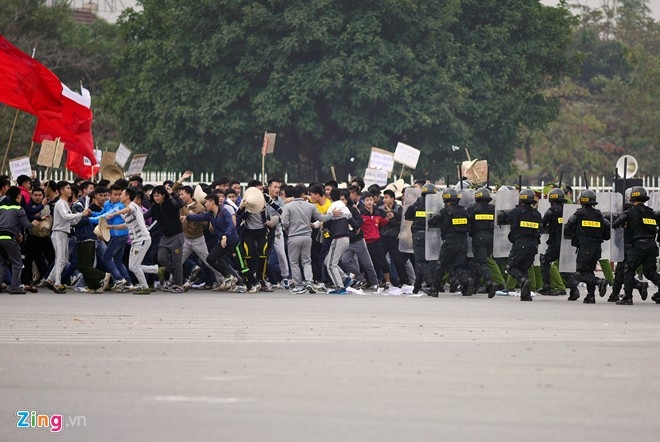 4 Toàn cảnh diễn tập chống bạo động bả