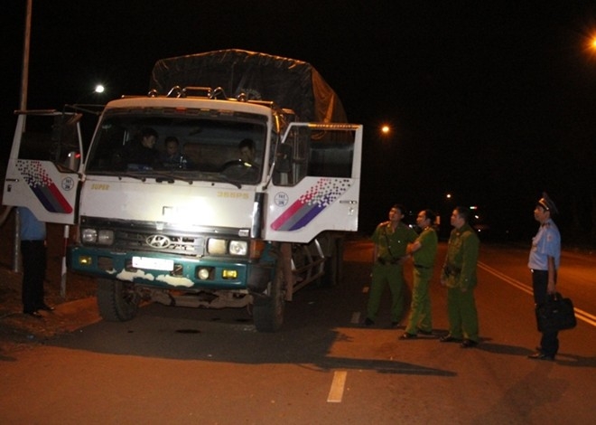 Xịt lốp xe để chống đối thanh tra xe quá