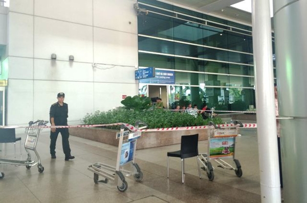 Khách Tây nhảy lầu Tân Sơn Nhất vì buồ