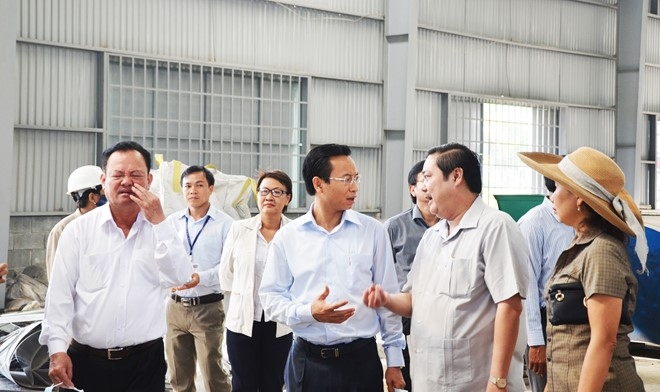 Dân bức xúc, nửa đêm gọi điện cho Bí th