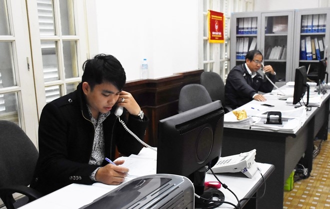 Dân bức xúc, nửa đêm gọi điện cho Bí th