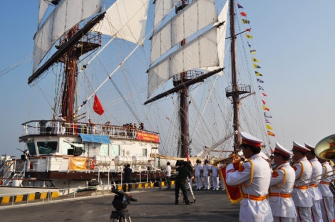 4 Hải quân VN đưa tàu buồm hiện đại bậc