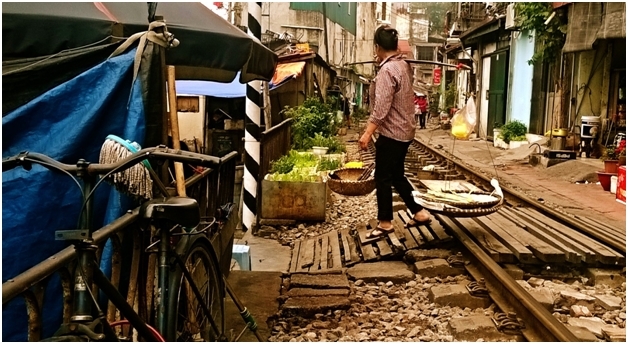 4 Hà Nội- Cuộc sống trên %22phố đường