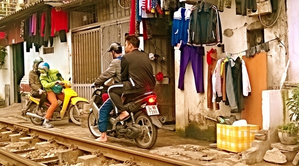 5 Hà Nội- Cuộc sống trên %22phố đường