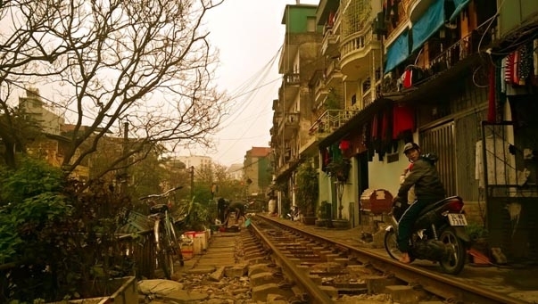 Hà Nội- Cuộc sống trên %22phố đường t