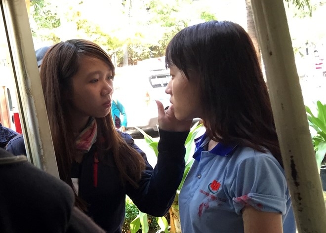 Nữ sinh bị tạt axit ở Sài Gòn có nguy cơ