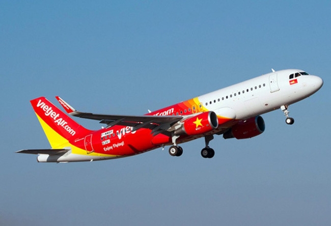 2 Vietjet xin lỗi vì vụ việc khách có vé 