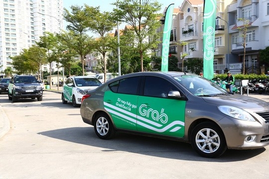 Grab tăng giá cước kỷ lục dù giá xăng gi